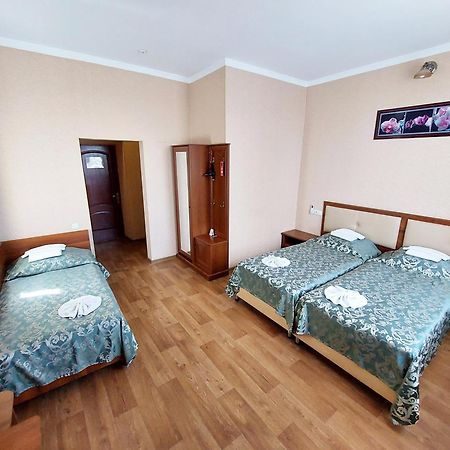 Uman Hotel Bagian luar foto