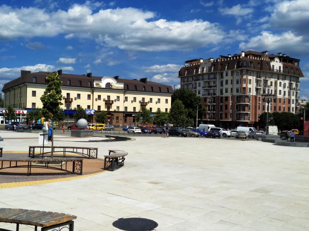 Uman Hotel Bagian luar foto