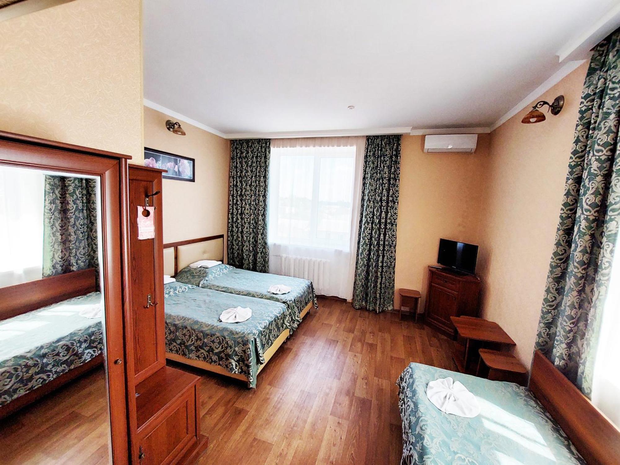 Uman Hotel Bagian luar foto