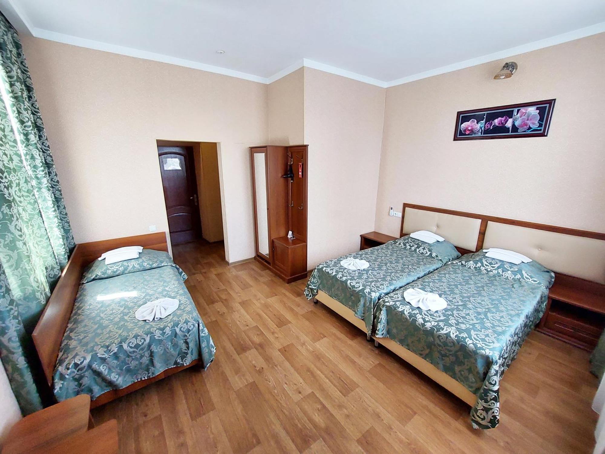 Uman Hotel Bagian luar foto