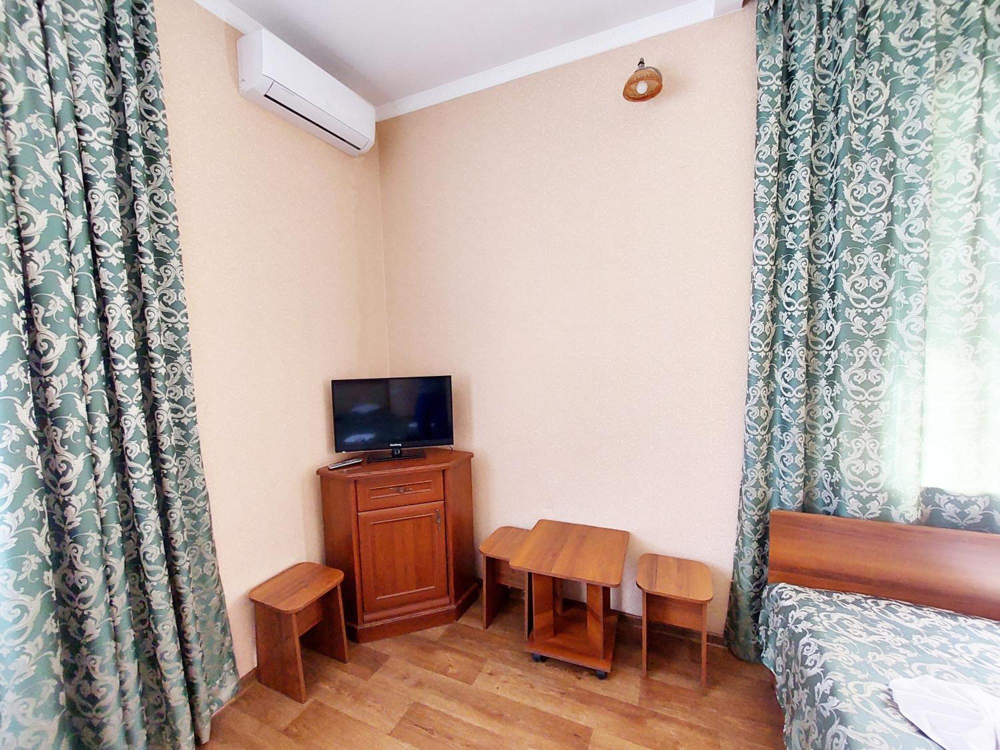 Uman Hotel Bagian luar foto