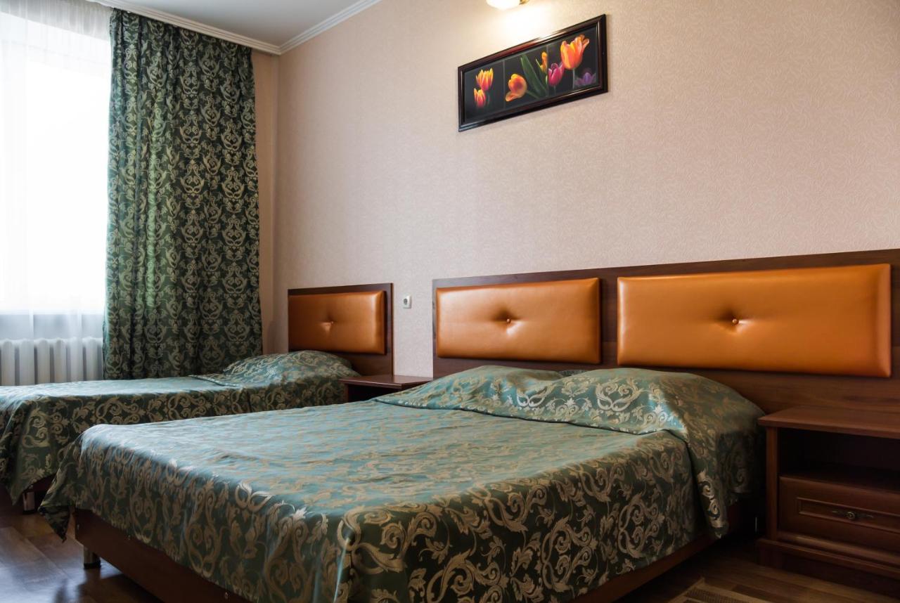 Uman Hotel Bagian luar foto