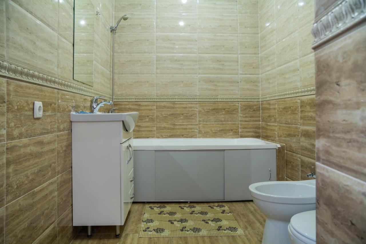 Uman Hotel Bagian luar foto