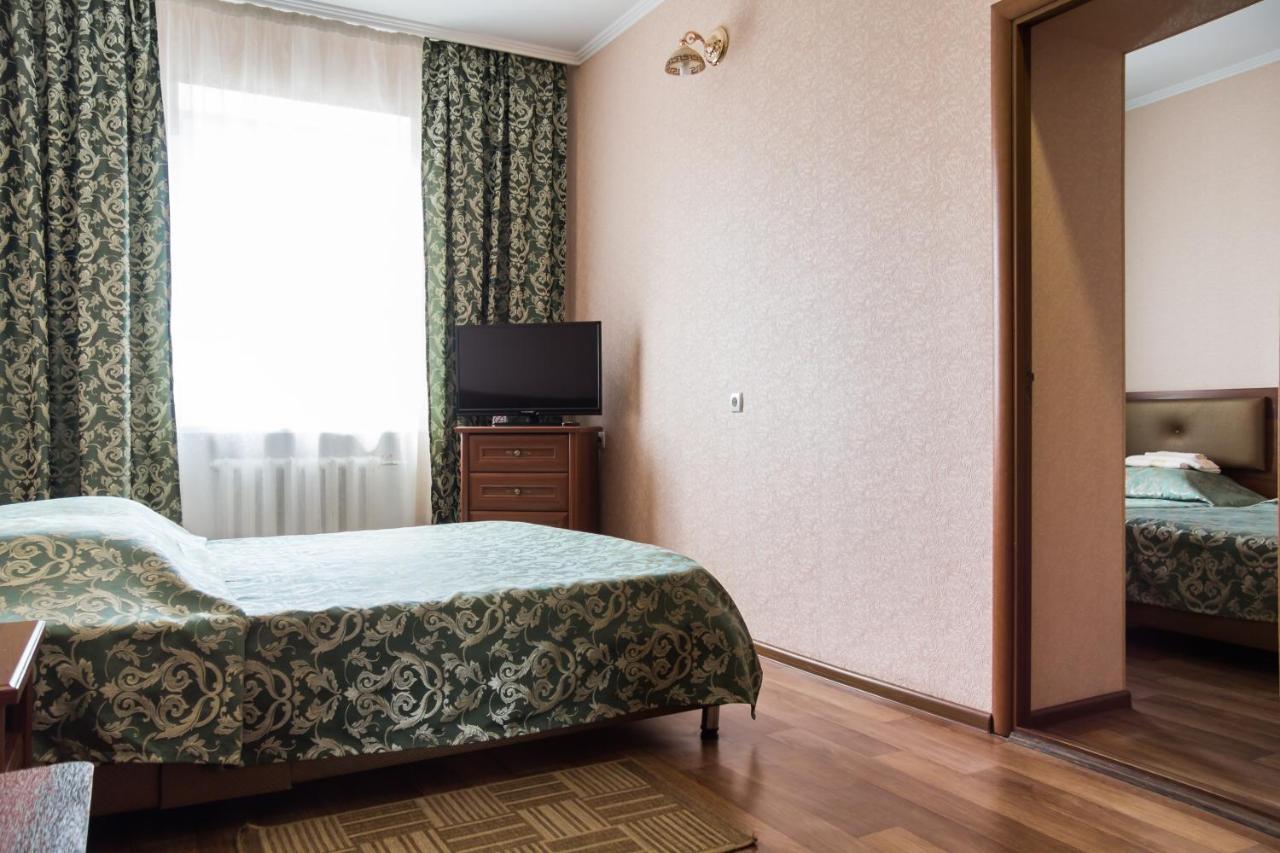Uman Hotel Bagian luar foto