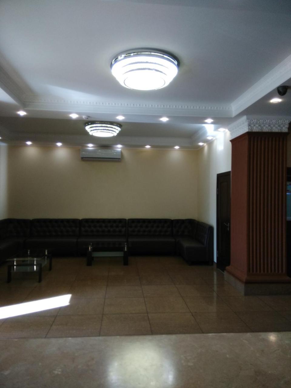 Uman Hotel Bagian luar foto